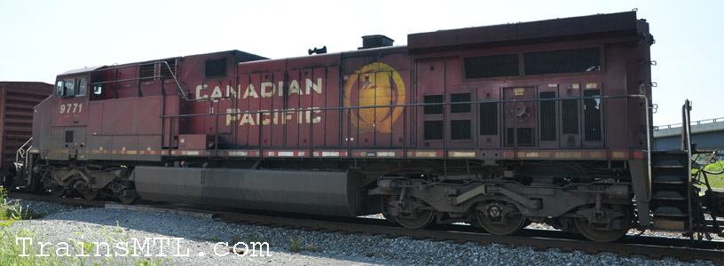 Locomotive CP9771 left side / coté gauche